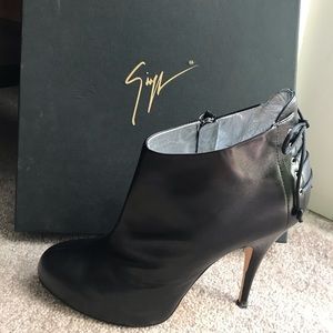 Black leather ankle bootie